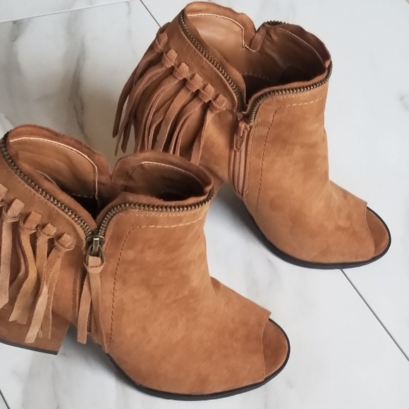Dolce Vita Cognac Sue Fringe Ankle Booties, Sz 9.5 - Picture 2 of 8